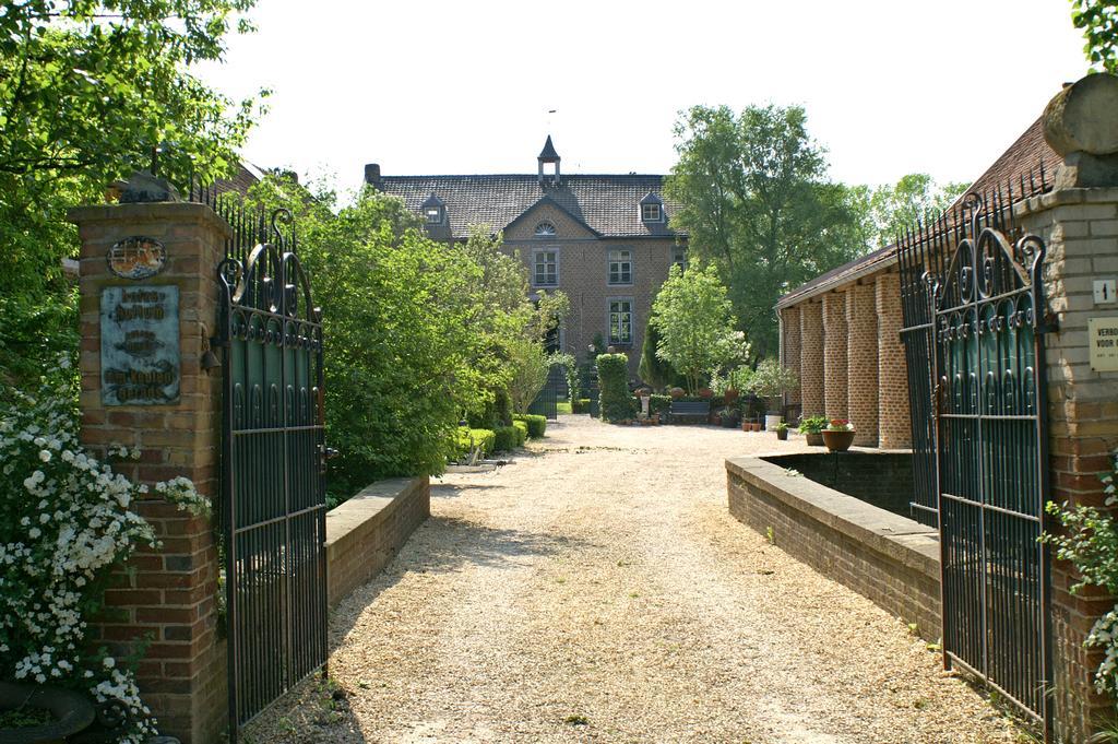 Отель Chateau Holtum Борн Экстерьер фото